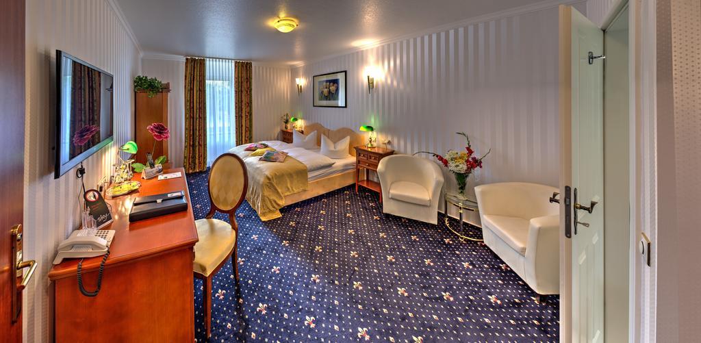 Landhotel Schwarzer Adler Suelzetal ห้อง รูปภาพ
