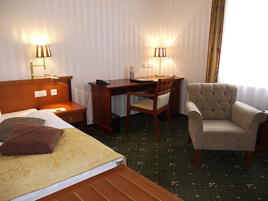 Landhotel Schwarzer Adler Suelzetal ห้อง รูปภาพ