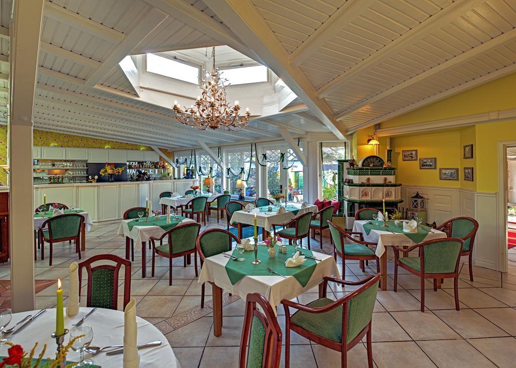 Landhotel Schwarzer Adler Suelzetal ภายนอก รูปภาพ