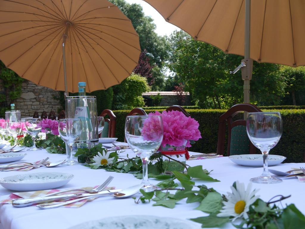 Landhotel Schwarzer Adler Suelzetal ภายนอก รูปภาพ