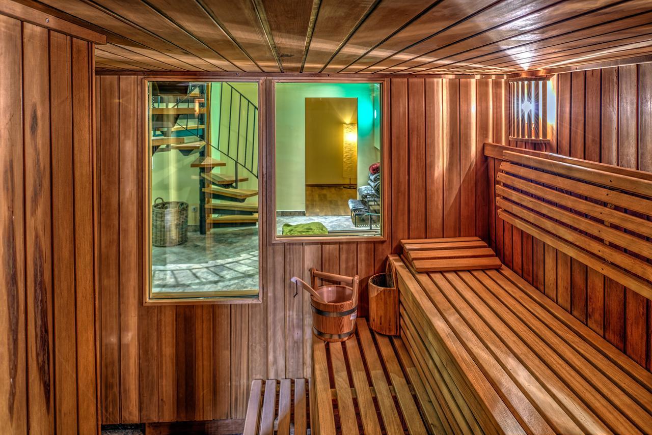 Landhotel Schwarzer Adler Suelzetal ภายนอก รูปภาพ